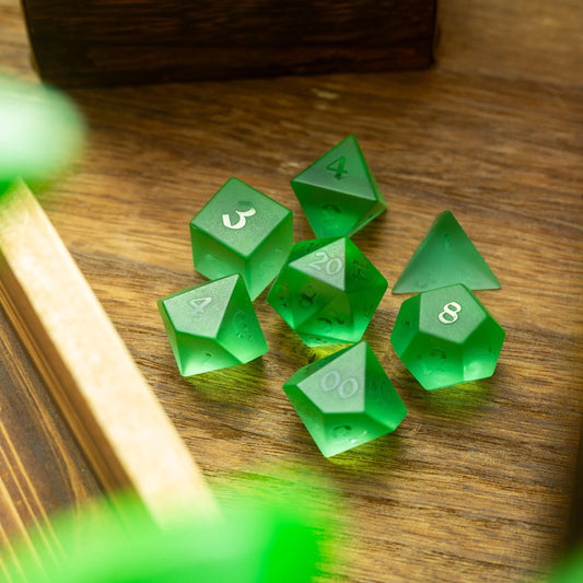 Juego de dados DND de cristal de circón verde tallado a mano