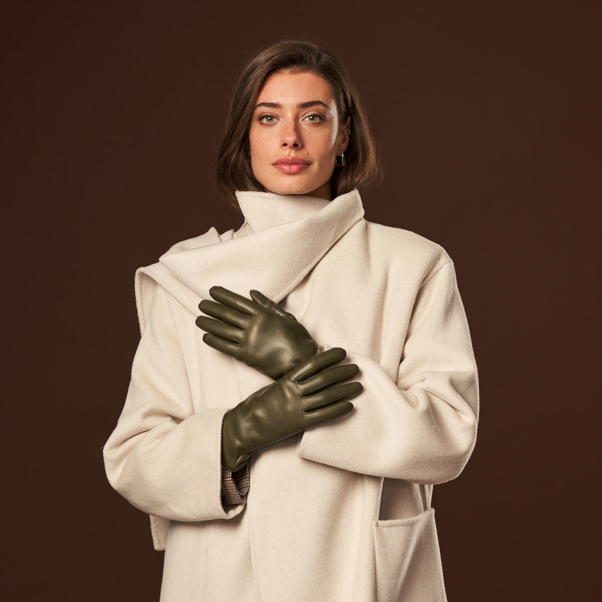Isabella (green) - Italian lambskin leather gloves with luxurious cashmere lining — photo 2 of 10