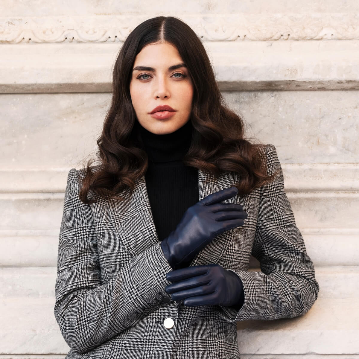 Isabella (navy) - Italian lambskin leather gloves with cashmere lining & touchscreen feature — photo 6 of 10