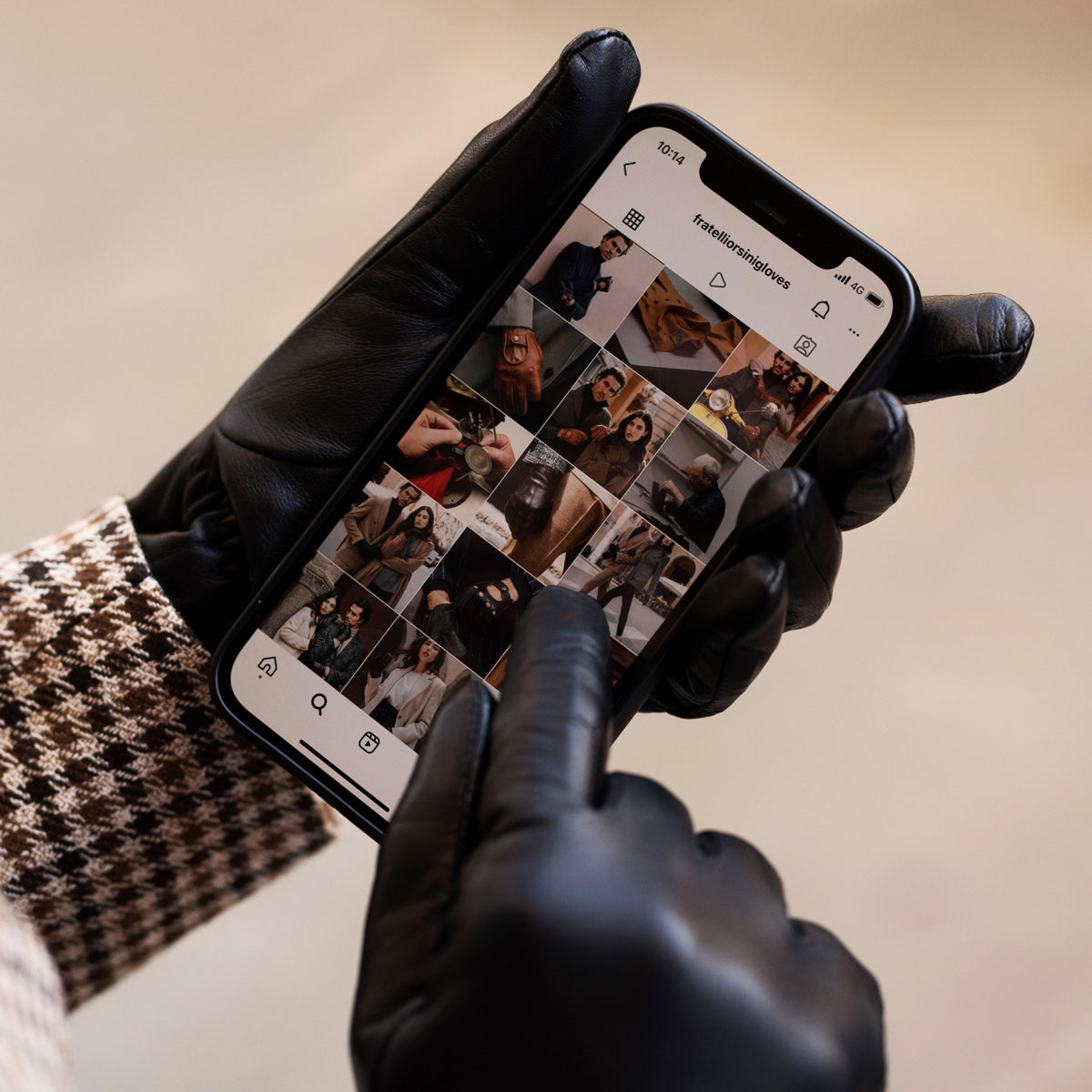 Isabella (black) - Italian lambskin leather gloves with cashmere lining & touchscreen feature — photo 1 of 10