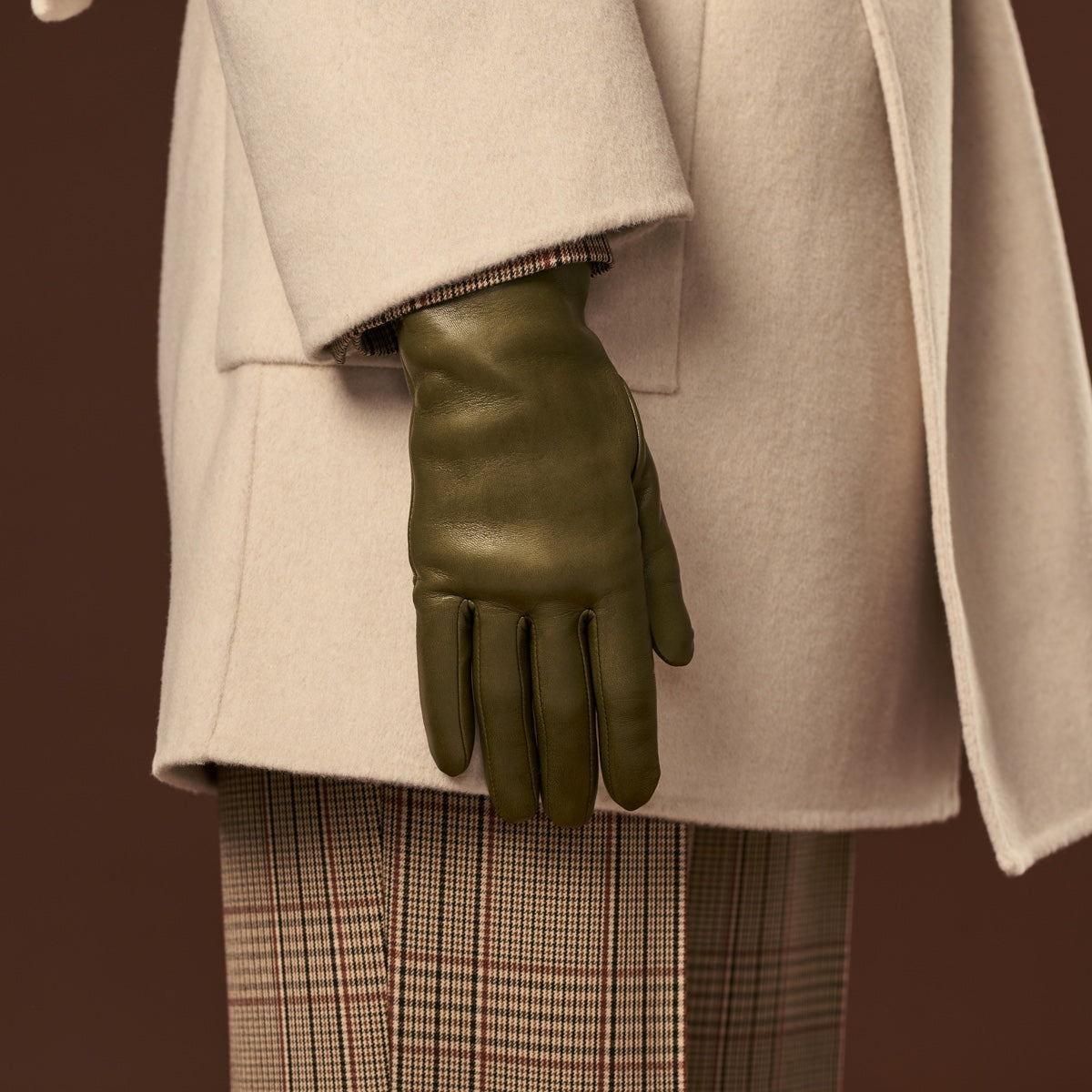 Isabella (green) - Italian lambskin leather gloves with luxurious cashmere lining — photo 6 of 10