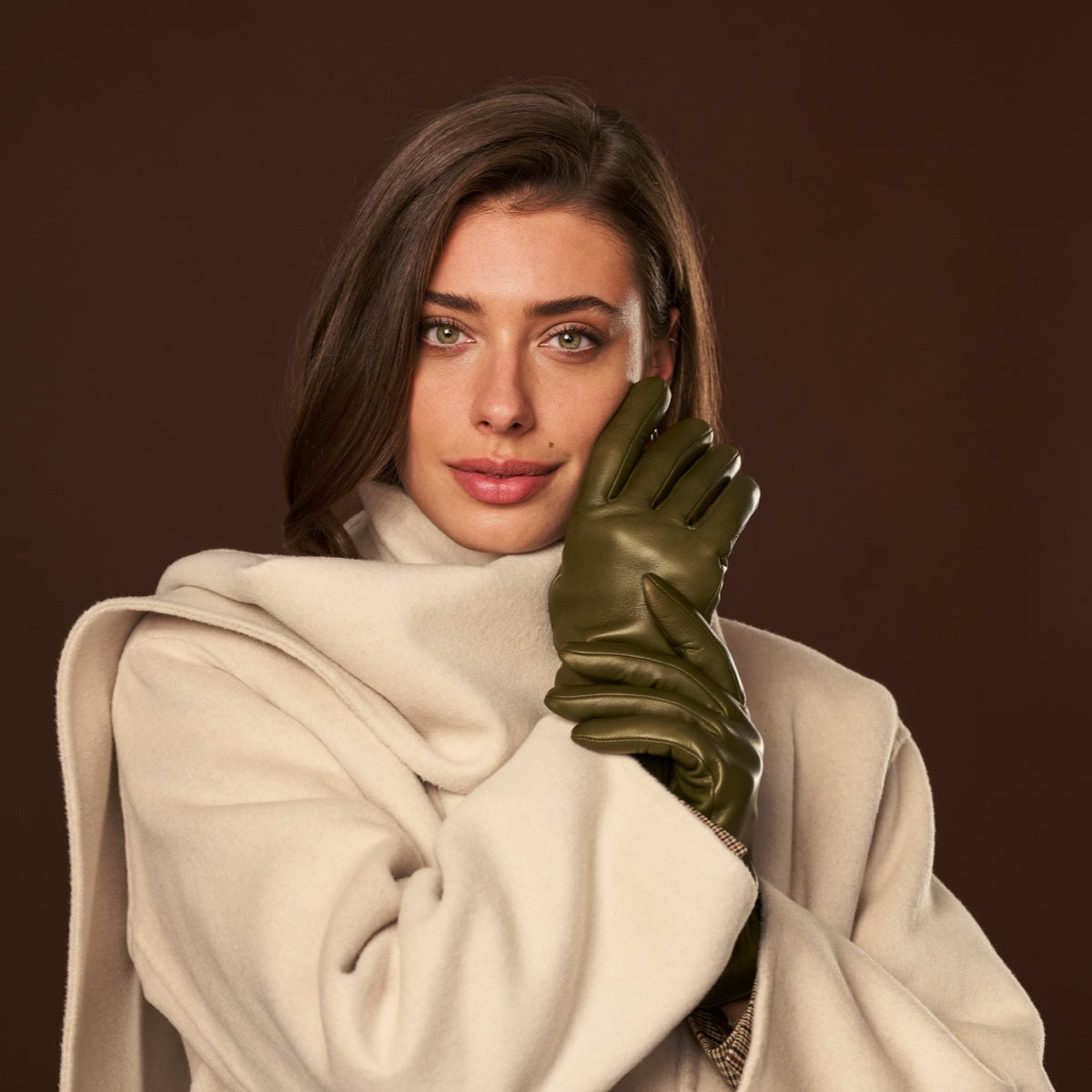 Isabella (green) - Italian lambskin leather gloves with luxurious cashmere lining — photo 7 of 10