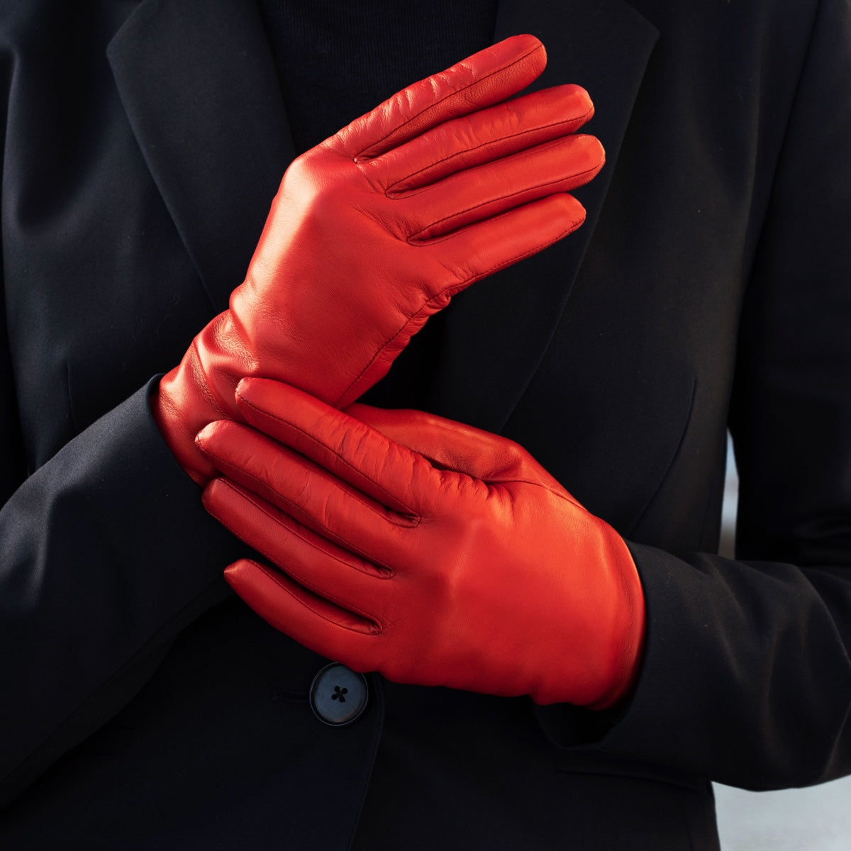Isabella (red) - Italian lambskin leather gloves with cashmere lining — photo 7 of 10