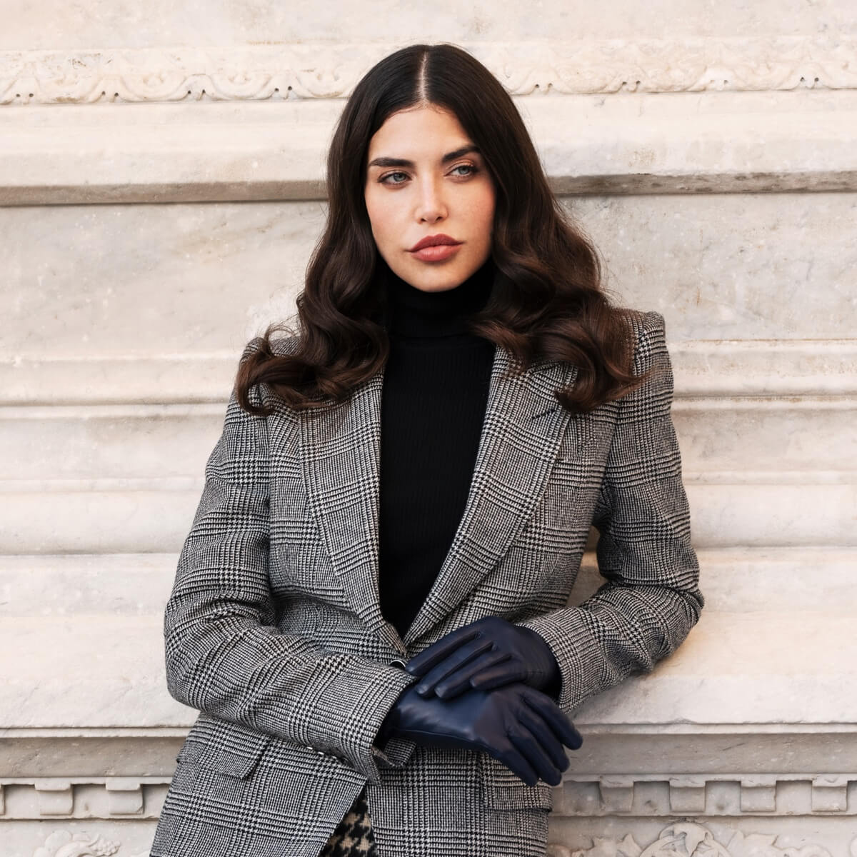 Isabella (navy) - Italian lambskin leather gloves with cashmere lining & touchscreen feature — photo 8 of 10
