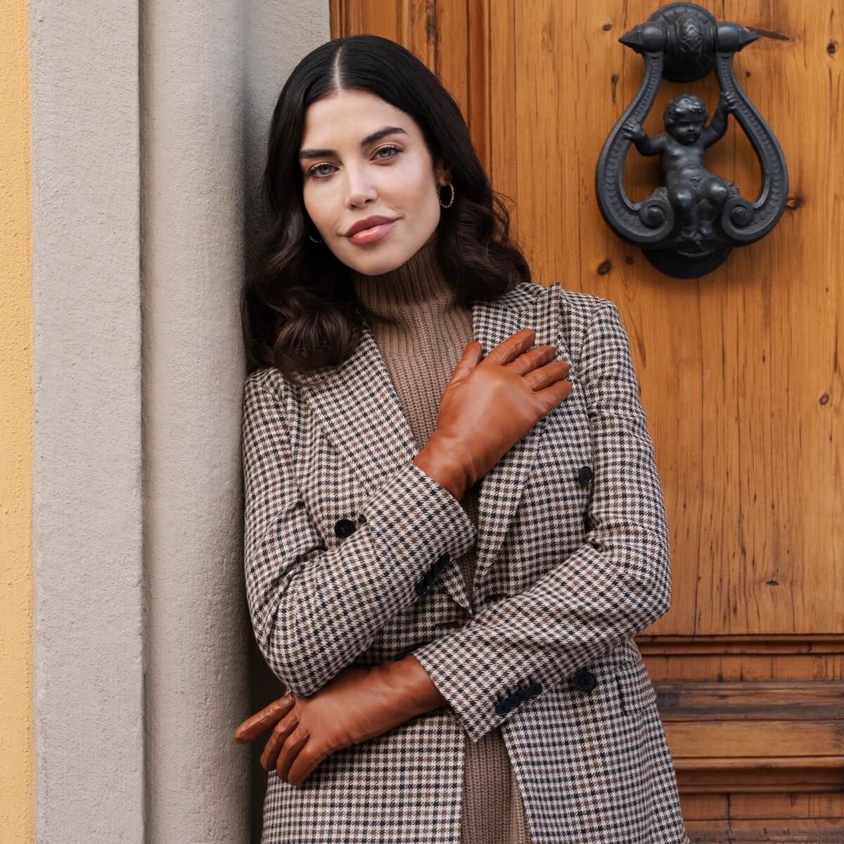 Isabella (cognac) - Italian lambskin leather gloves with cashmere lining — photo 6 of 10