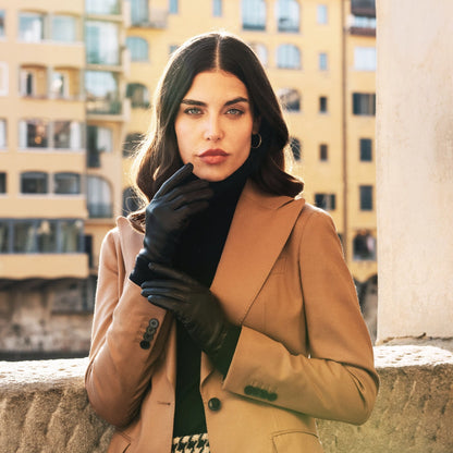 Sofia (black) - Italian lambskin leather gloves with silk lining — photo 4 of 10