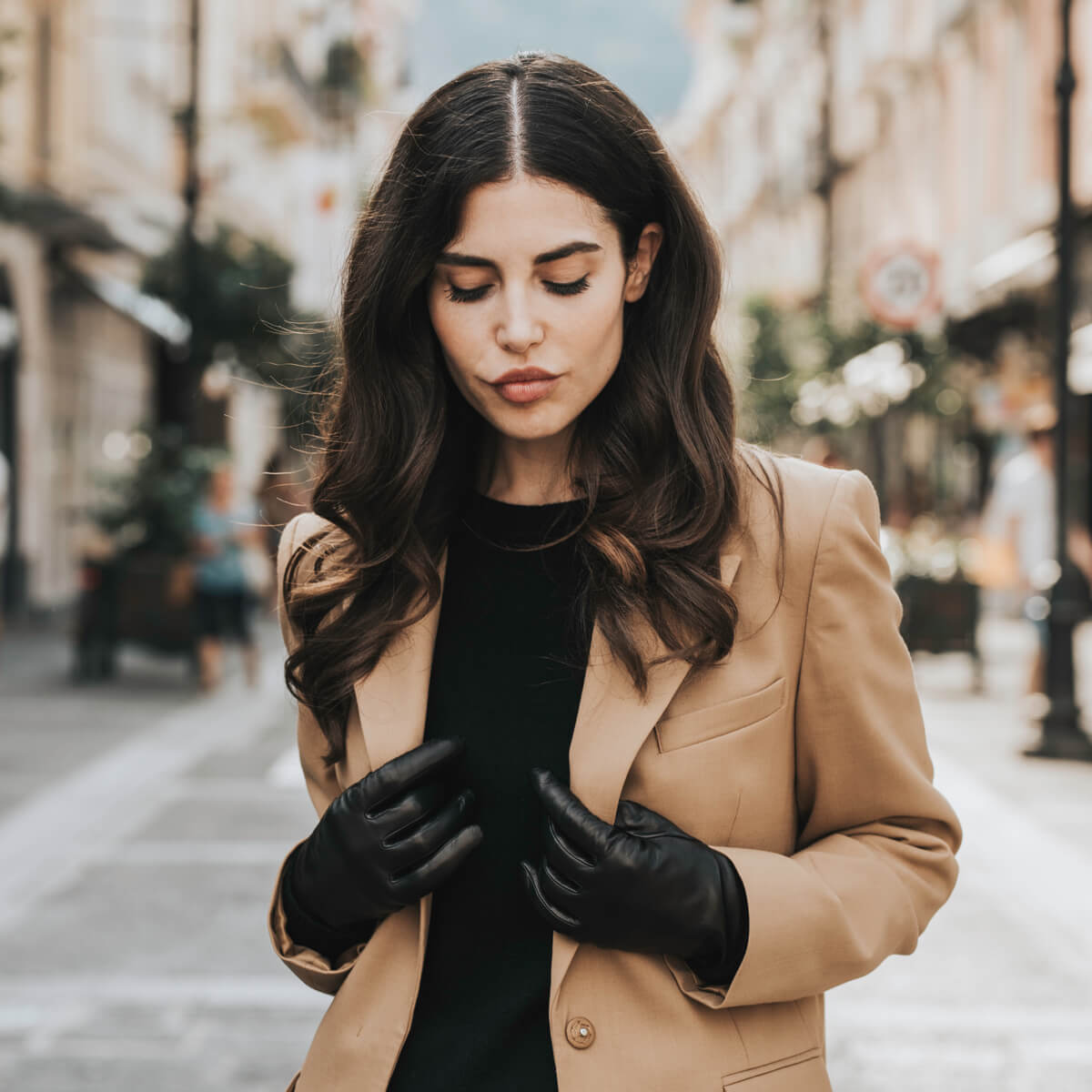 Isabella (black) - Italian lambskin leather gloves with cashmere lining & touchscreen feature — photo 10 of 10