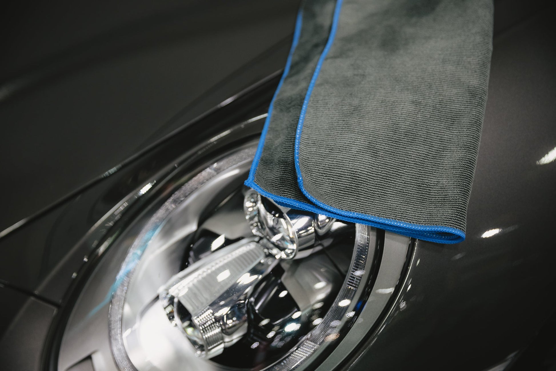 The Finisher – Premium Microfiber Detailing & Utility Towel (2.3 x 1.3 ft) — photo 2 of 5