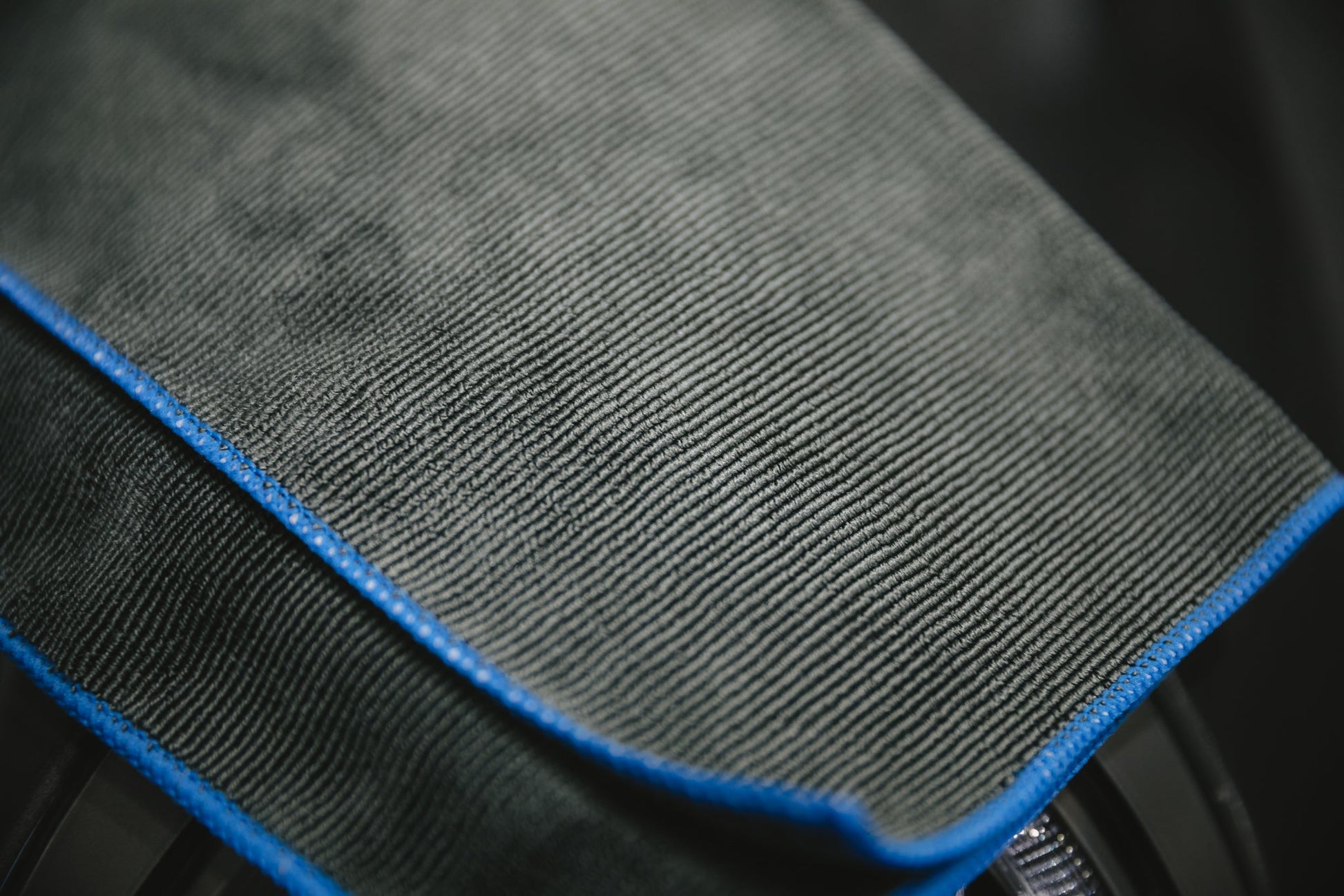 The Finisher – Premium Microfiber Detailing & Utility Towel (2.3 x 1.3 ft) — photo 4 of 5
