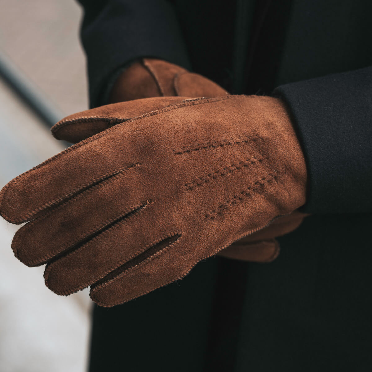 Jack (brown) – Suede leather gloves with luxurious sheep fur lining — photo 3 of 8