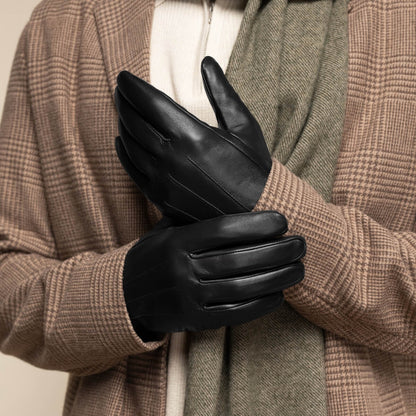 Julian (black) - Classic sheepskin leather gloves with warm fleece lining and touchscreen feature — photo 4 of 10