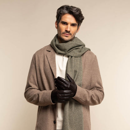 Julian (dark brown) - Classic sheepskin leather gloves with warm fleece lining and touchscreen feature — photo 2 of 9