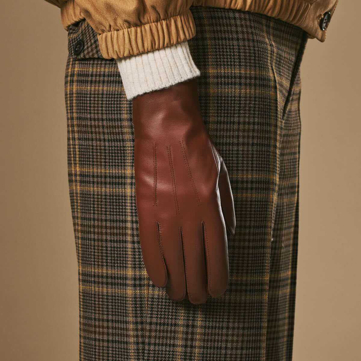 Julietta (brown) - Lambskin leather gloves with plush rabbit fur lining and touchscreen feature — photo 9 of 10