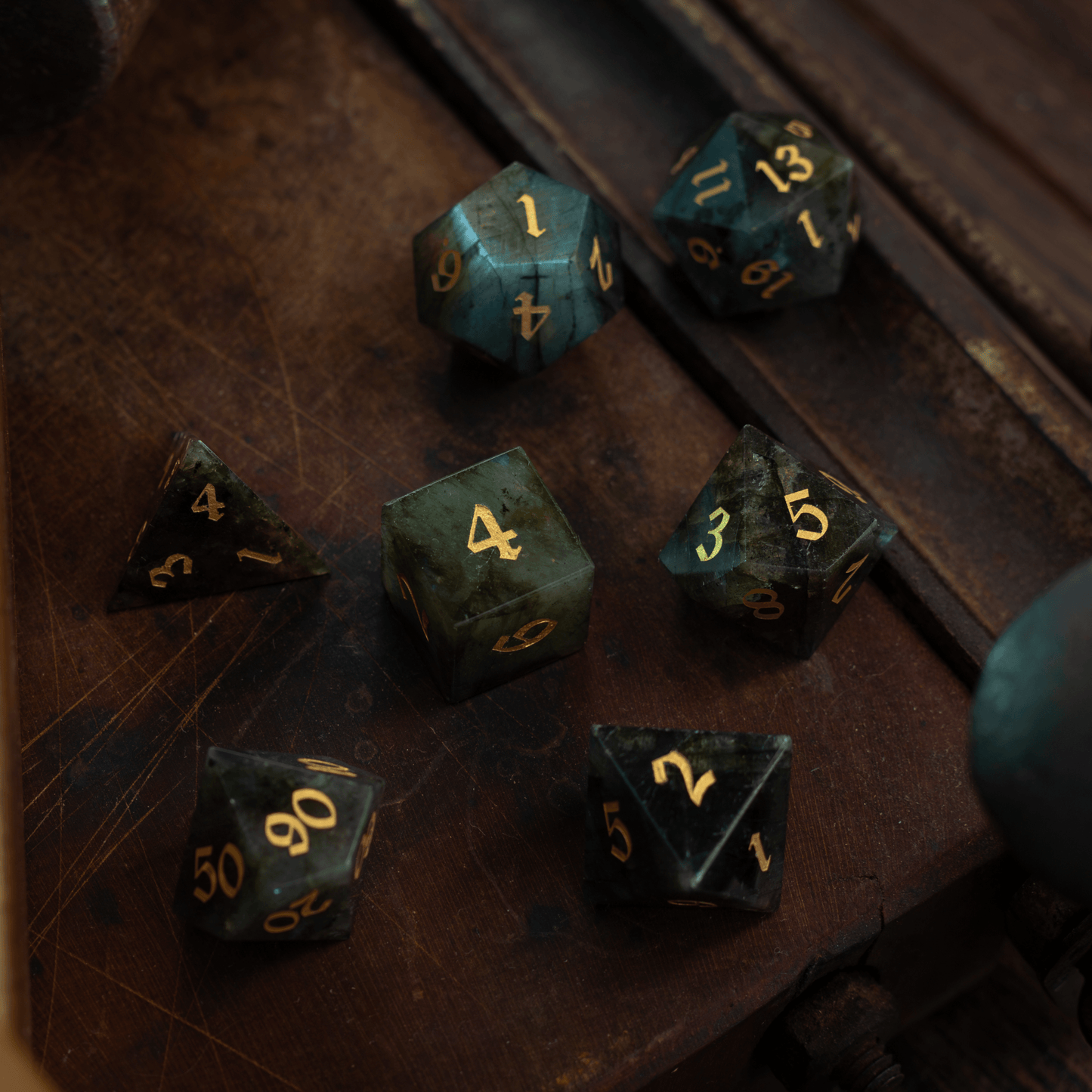 Juego de dados DND de labradorita