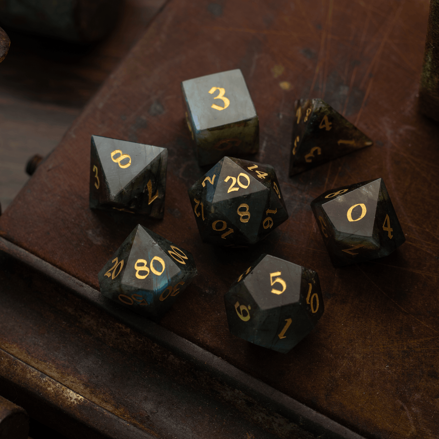 Juego de dados DND de labradorita