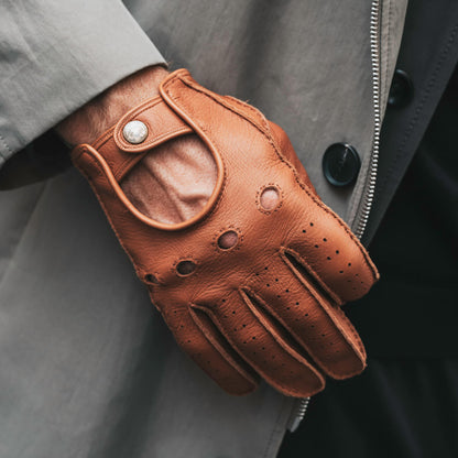 Leonardo (brown) - Italian driving gloves made of American deerskin leather — photo 4 of 10