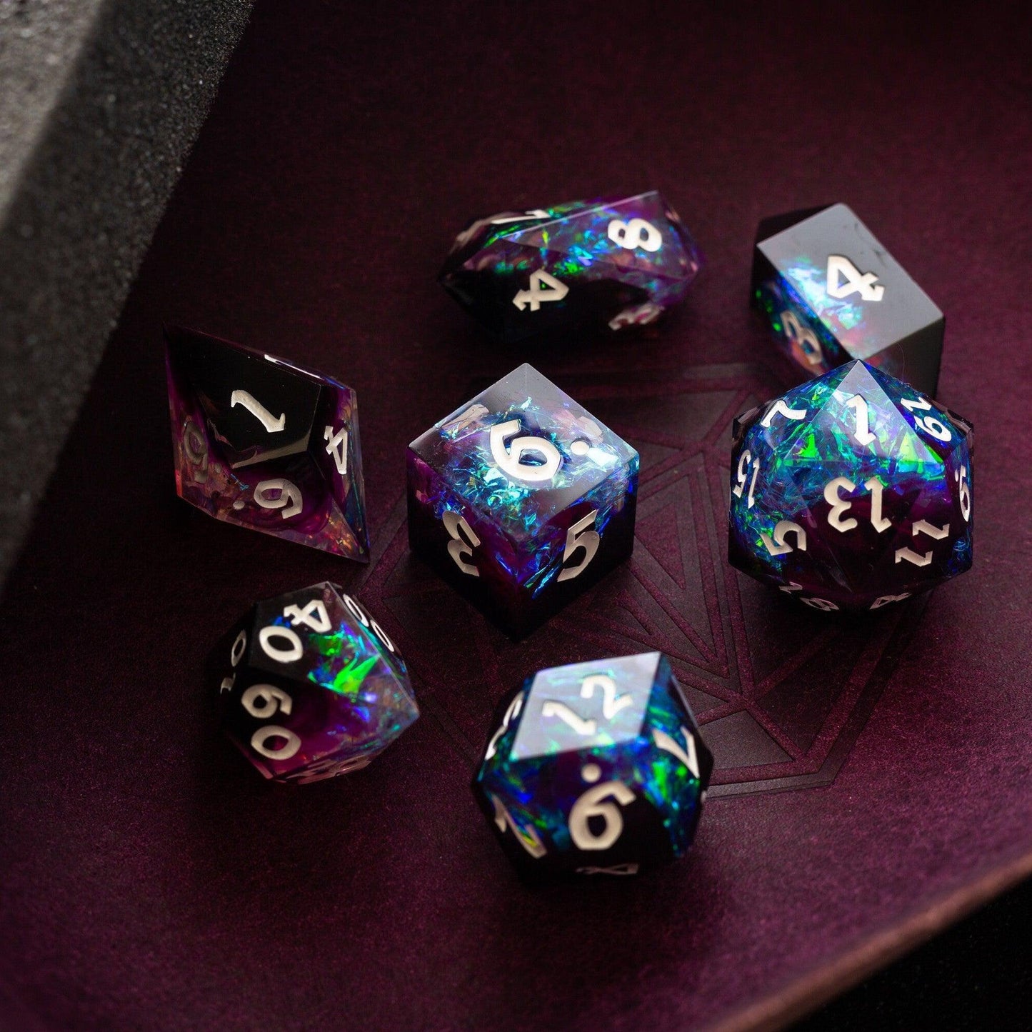 Juego de dados de resina hechos a mano DND con rayos