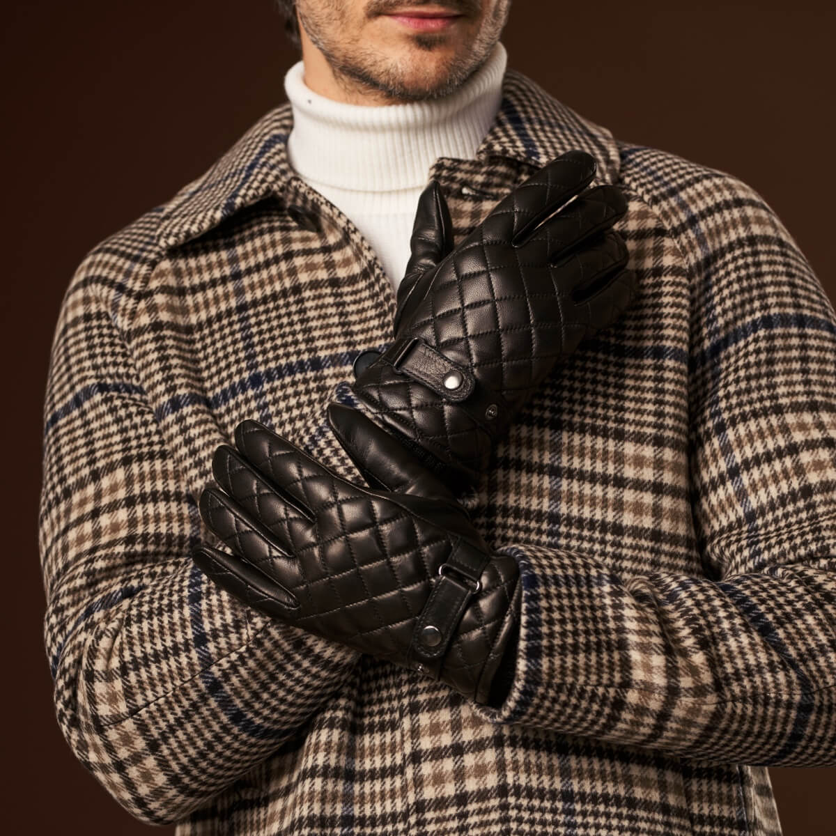 Luca (black) - Italian lambskin leather gloves with cashmere lining and checkered pattern — photo 10 of 10