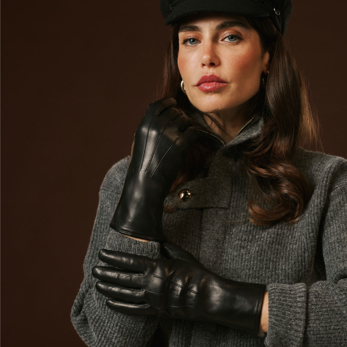 Luciana (black) - Extended women’s Italian lambskin leather gloves with rabbit fur lining — photo 7 of 10