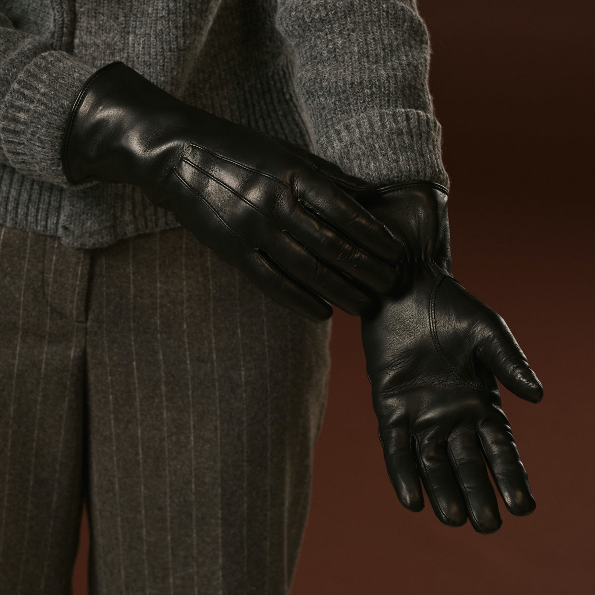 Luciana (black) - Extended women’s Italian lambskin leather gloves with rabbit fur lining — photo 8 of 10