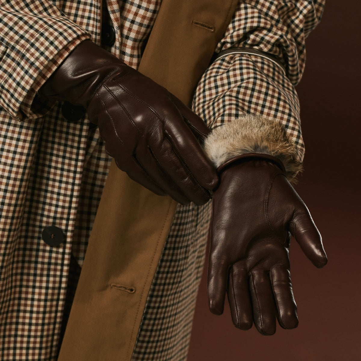 Luciana (brown) - Extended women's Italian lambskin leather gloves with rabbit fur lining — photo 10 of 10