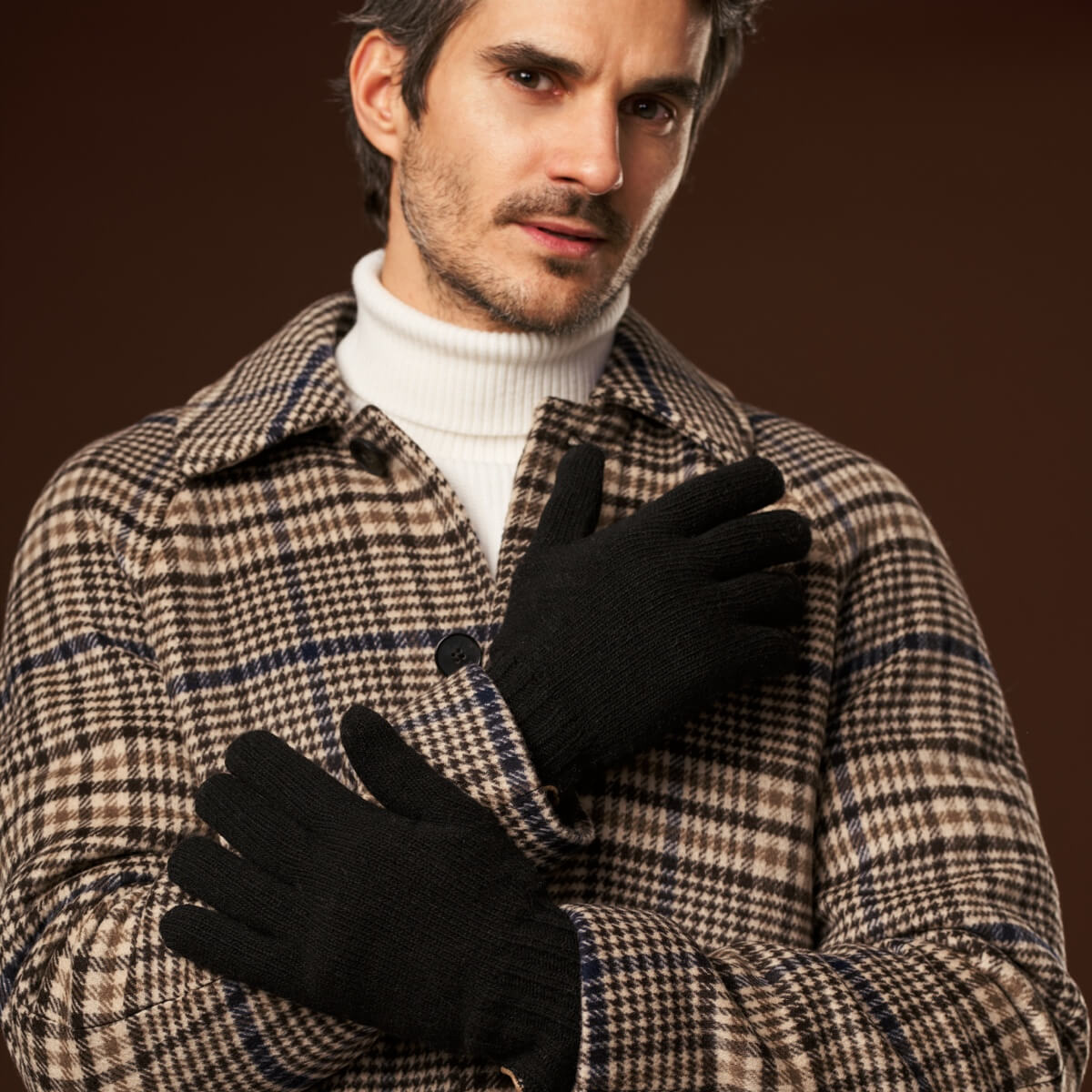 Luciano (black) - Handmade Italian knitted wool gloves with luxurious cashmere lining — photo 8 of 10