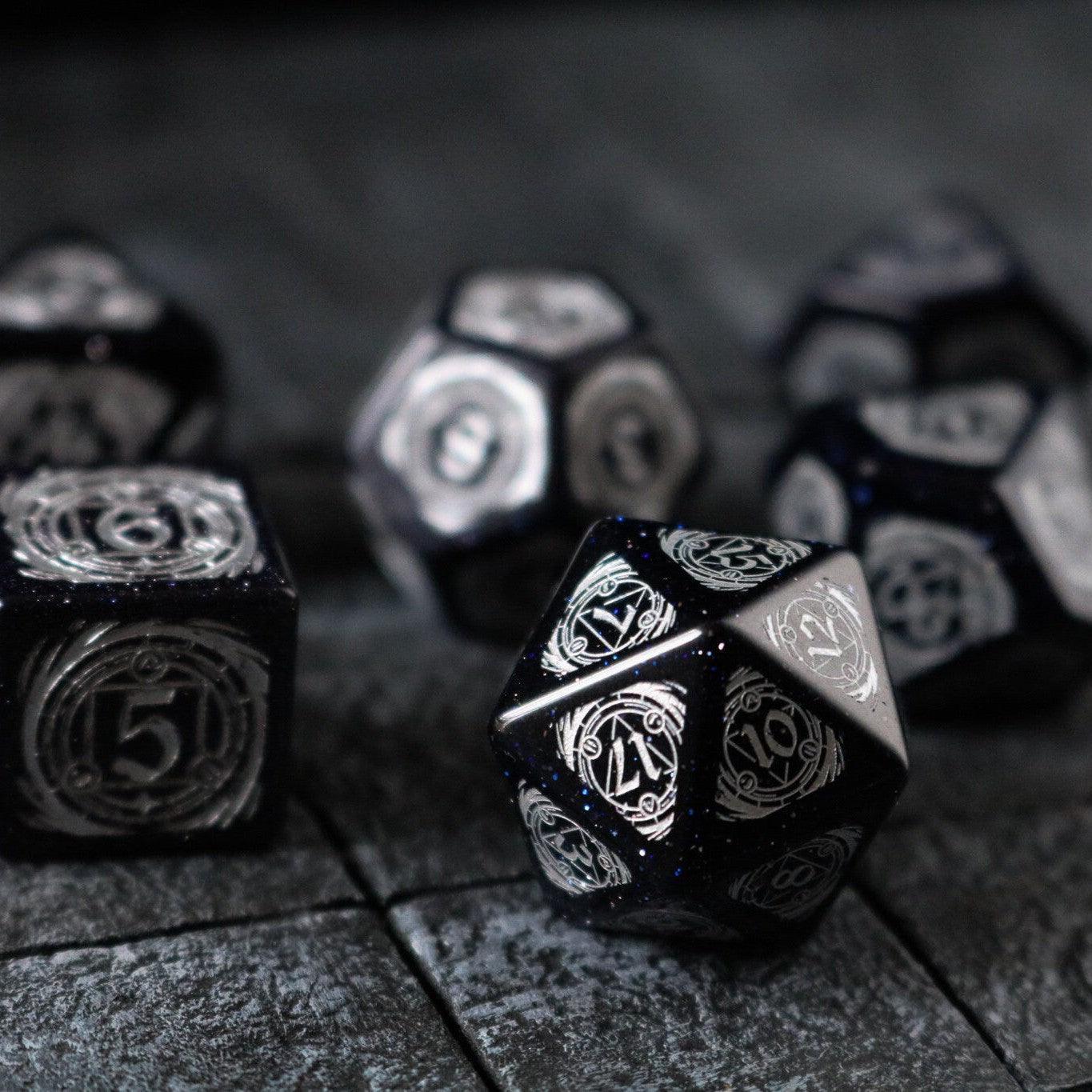 Juego de Dados de DND de Piedras Preciosas, Fuente Plateada de Arenisca Azul Furia de Mago
