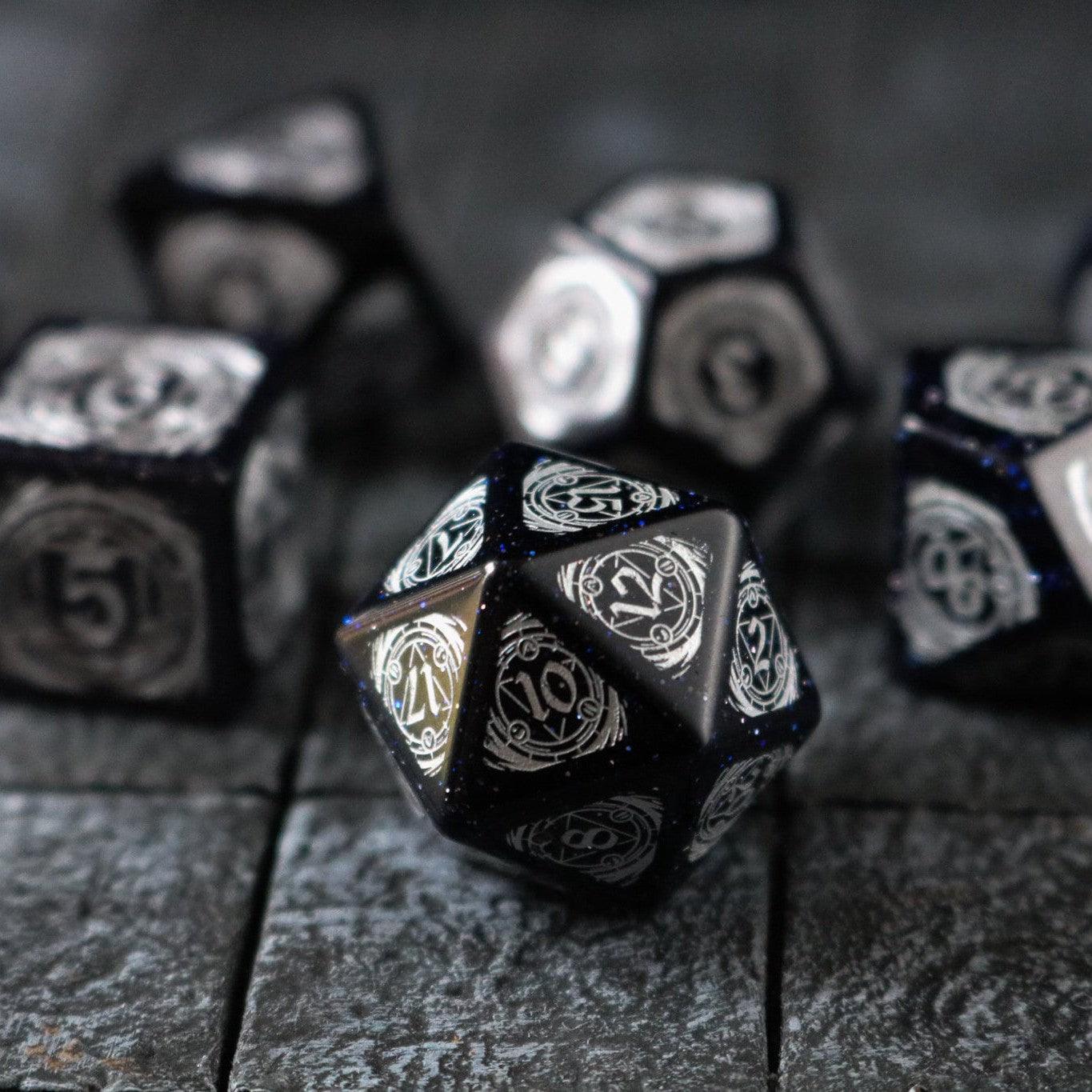 Juego de Dados de DND de Piedras Preciosas, Fuente Plateada de Arenisca Azul Furia de Mago