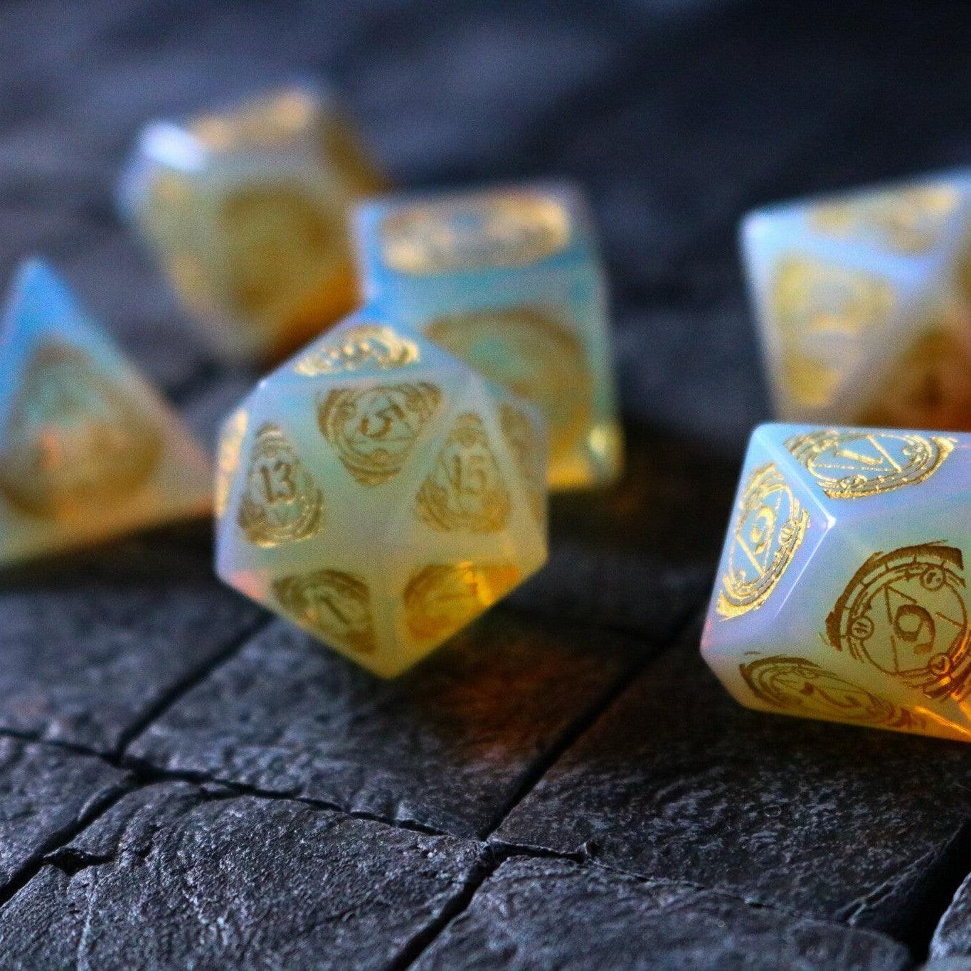 Mage Fury Edelstein Opalit Handgeschnitztes D&D Würfelset