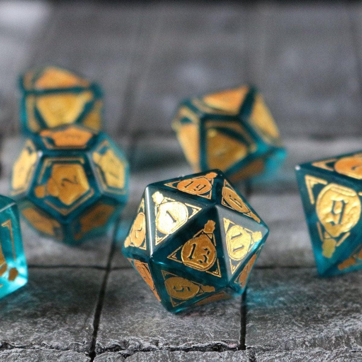 Manatrank-Würfelset aus blauem Zirkonia-Glas für D&D