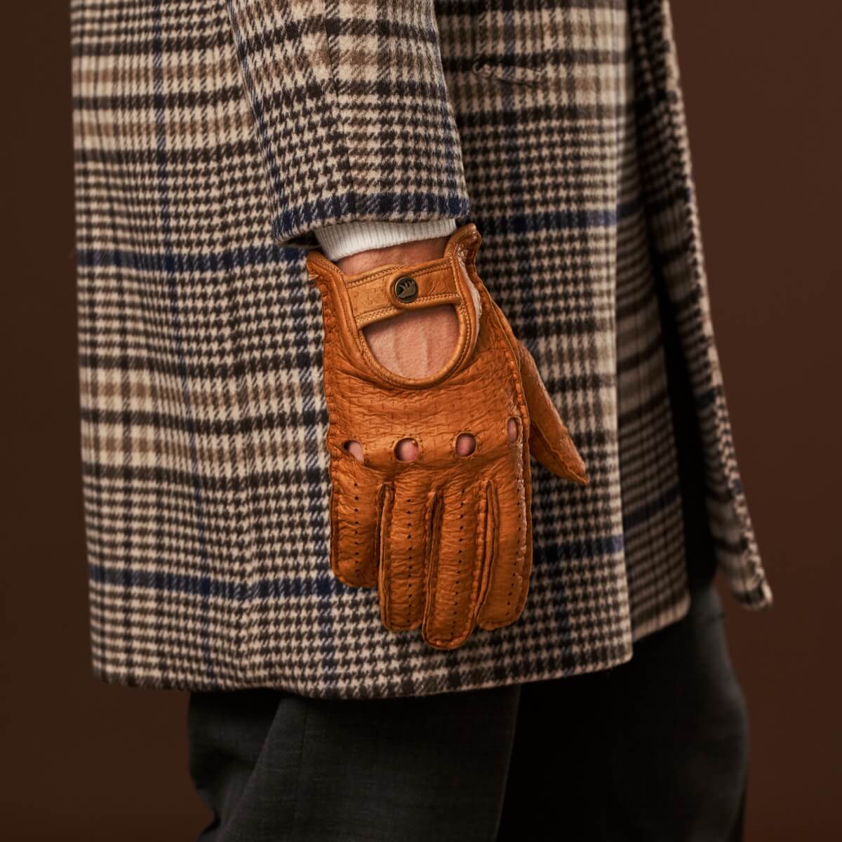 Marcello (brown) – Luxurious Italian peccary driving gloves — photo 8 of 10