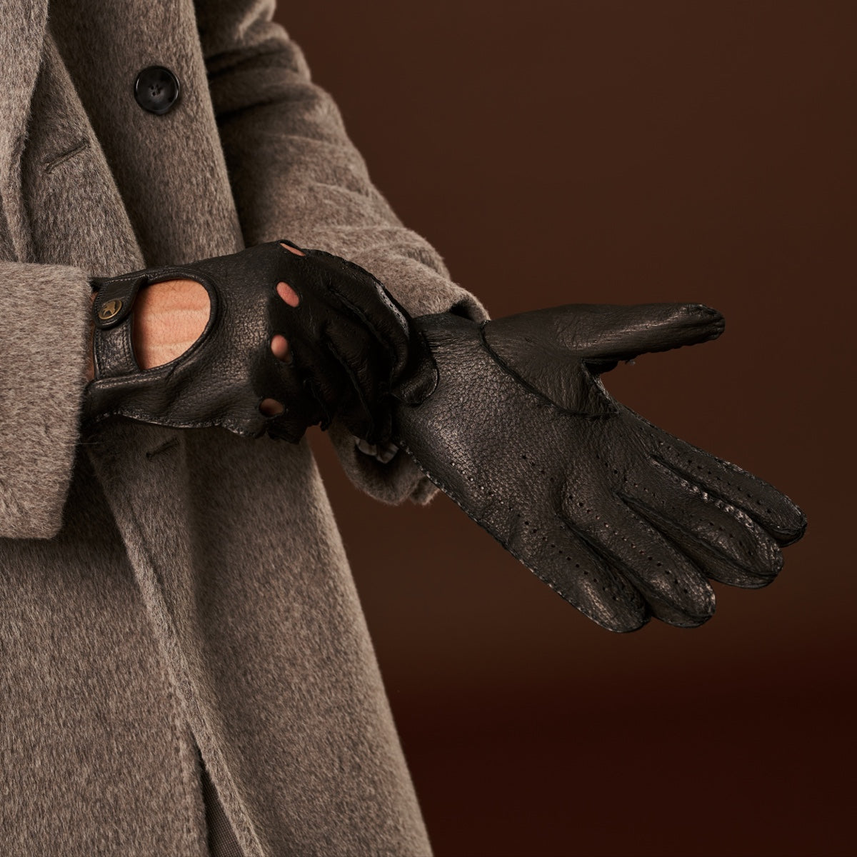 Marcello (black) – Luxurious Italian peccary driving gloves — photo 9 of 10