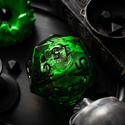 Massiver grüner Totenkopf flüssiger Kern 95MM Chonk handgefertigte Harzwürfel und Box