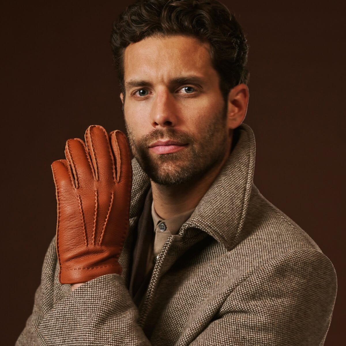 Matteo (brown) - Italian gloves made of American deerskin leather with cashmere lining — photo 2 of 10