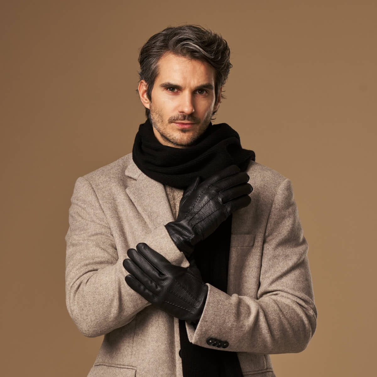Noah (black) – Luxurious deerskin leather gloves with warm wool lining — photo 2 of 10