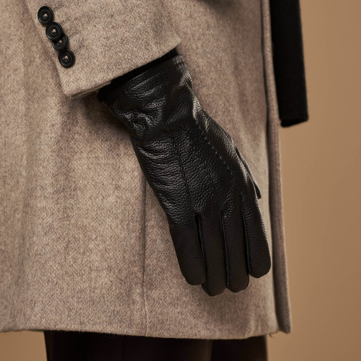 Noah (black) – Luxurious deerskin leather gloves with warm wool lining — photo 3 of 10