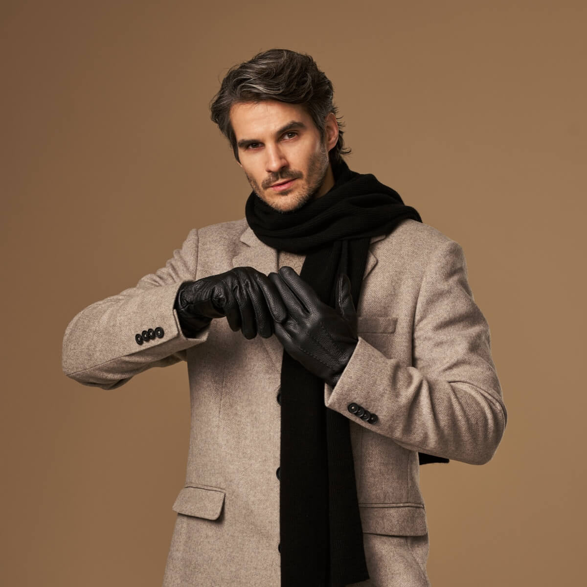 Noah (black) – Luxurious deerskin leather gloves with warm wool lining — photo 8 of 10