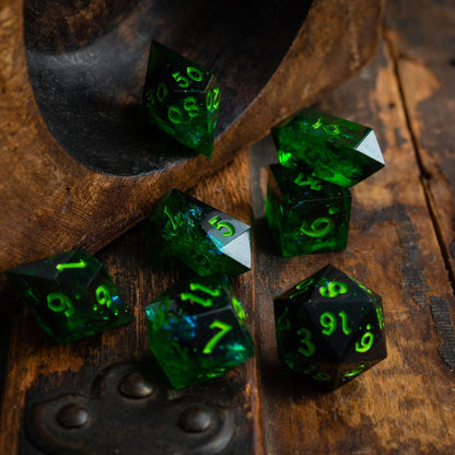 Nox Green Handgemachtes Harz-DND-Würfelset