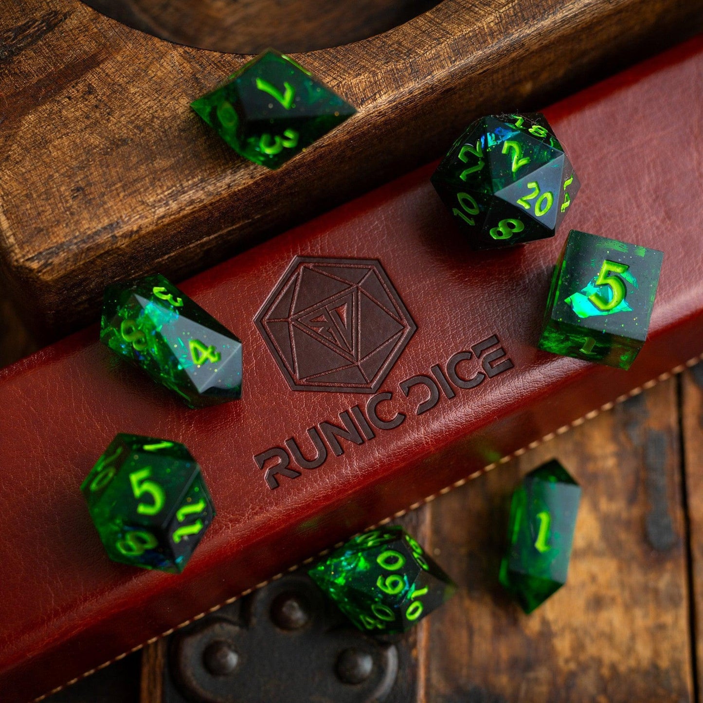 Nox Green Handgemachtes Harz-DND-Würfelset