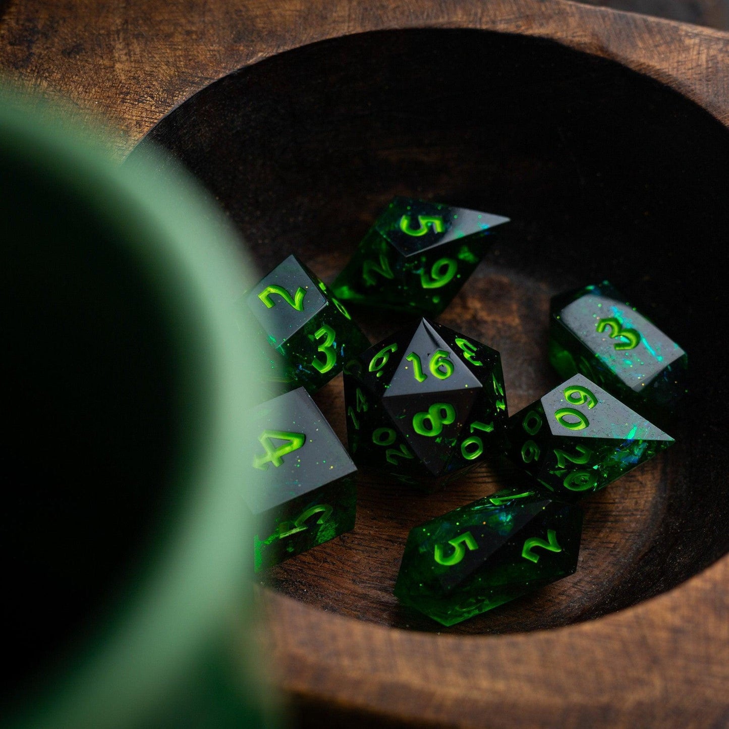 Nox Green Handgemachtes Harz-DND-Würfelset