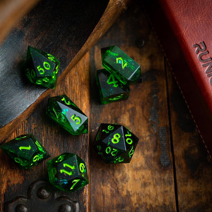 Nox Green Handgemachtes Harz-DND-Würfelset