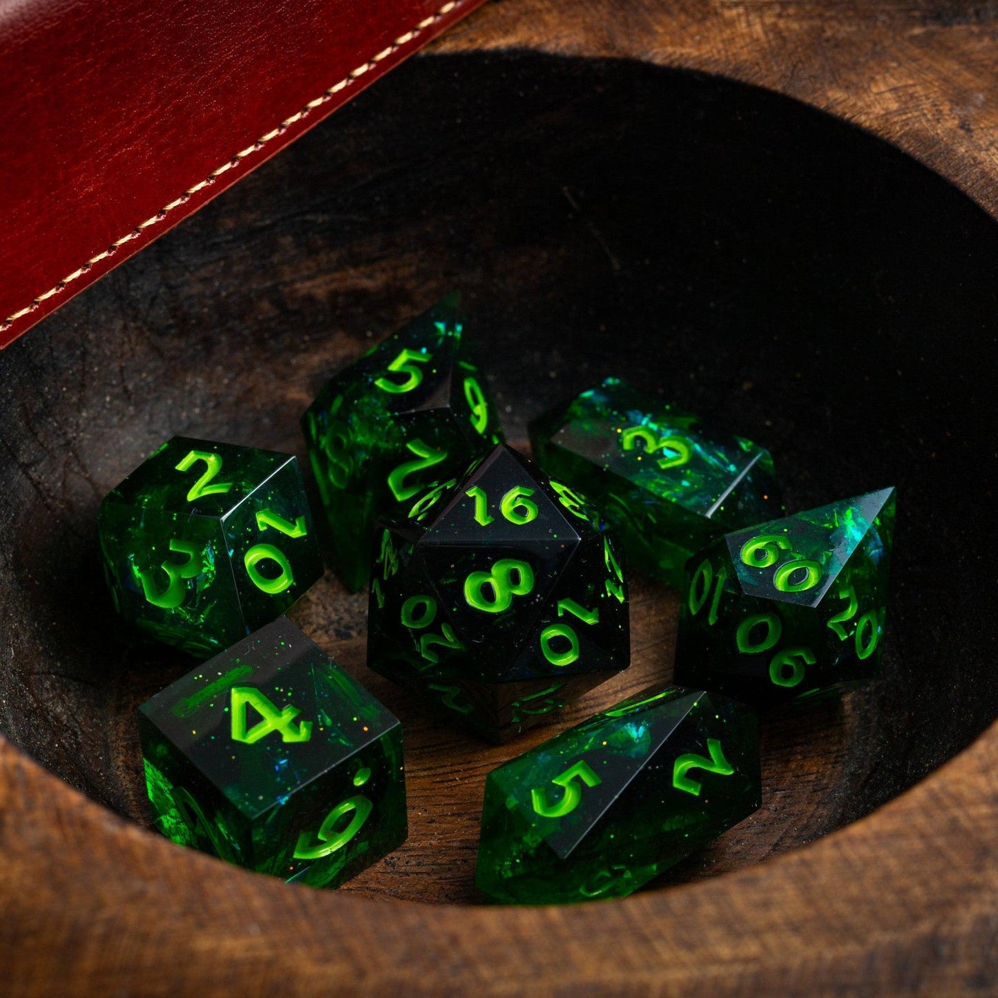 Nox Green Handgemachtes Harz-DND-Würfelset