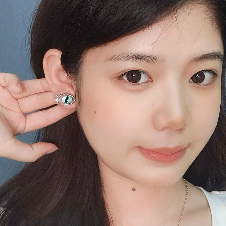 Women's Cat Pupil Simple Niche Design Sier Ear Clip
