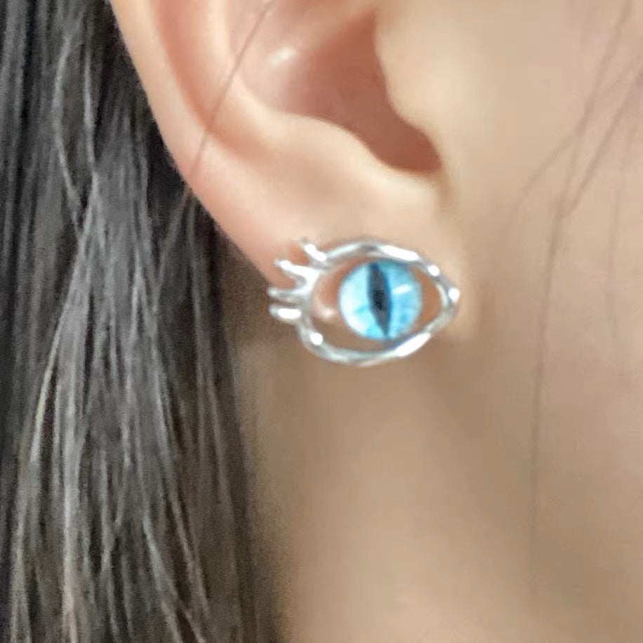 Women's Cat Pupil Simple Niche Design Sier Ear Clip