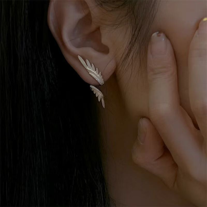Wings Exquisite Small Fashion Personality Friend Ear Clip