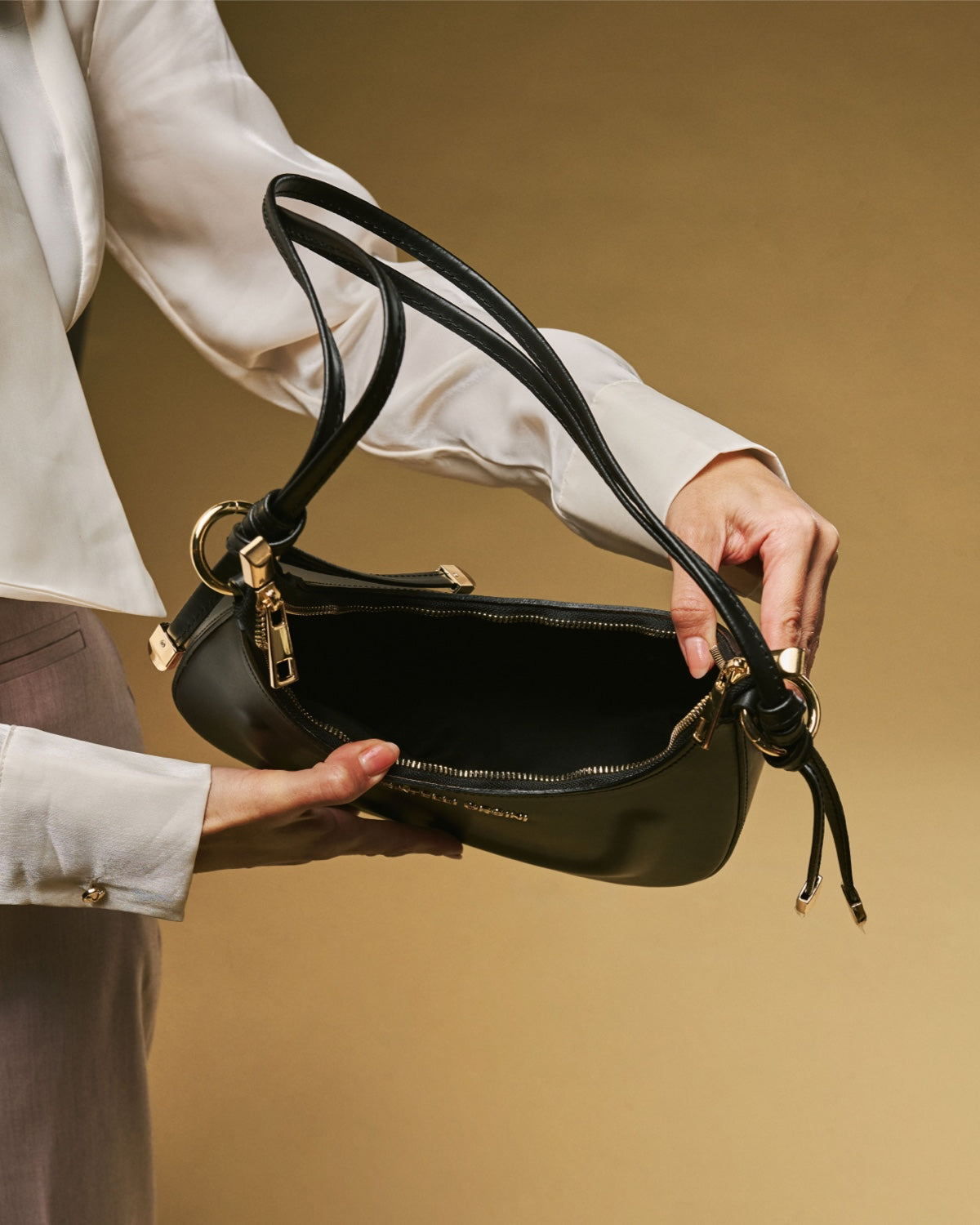 Ornella (black) - Italian calf leather women's crossbody bag (with shoulder strap) — photo 4 of 8