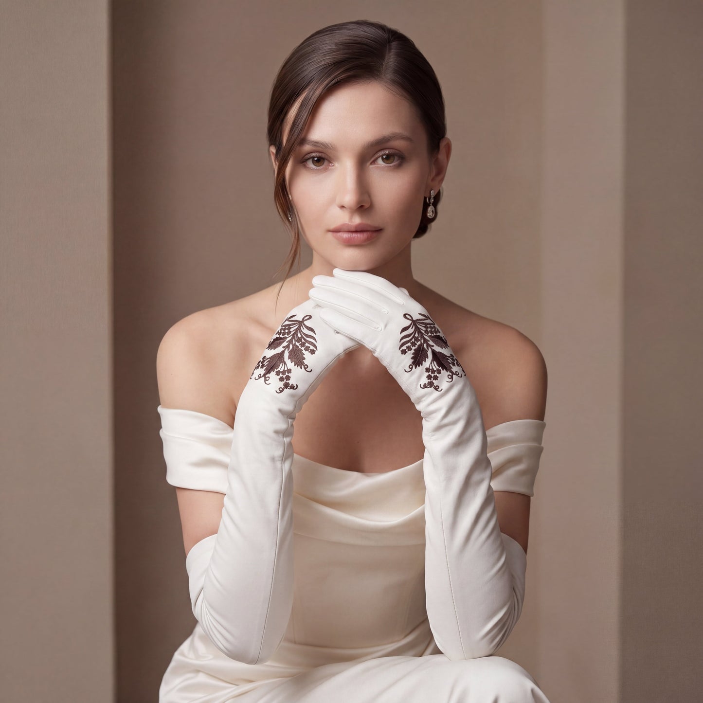 PZ01W14G (white) - Unlined Italian lambskin 16-button opera gloves with embroidery — photo 3 of 10