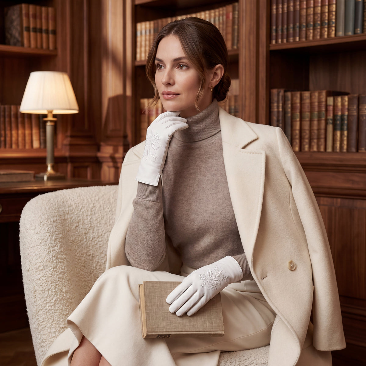 PZ01P (white) - Unlined embroidered Italian lambskin leather gloves — photo 6 of 10