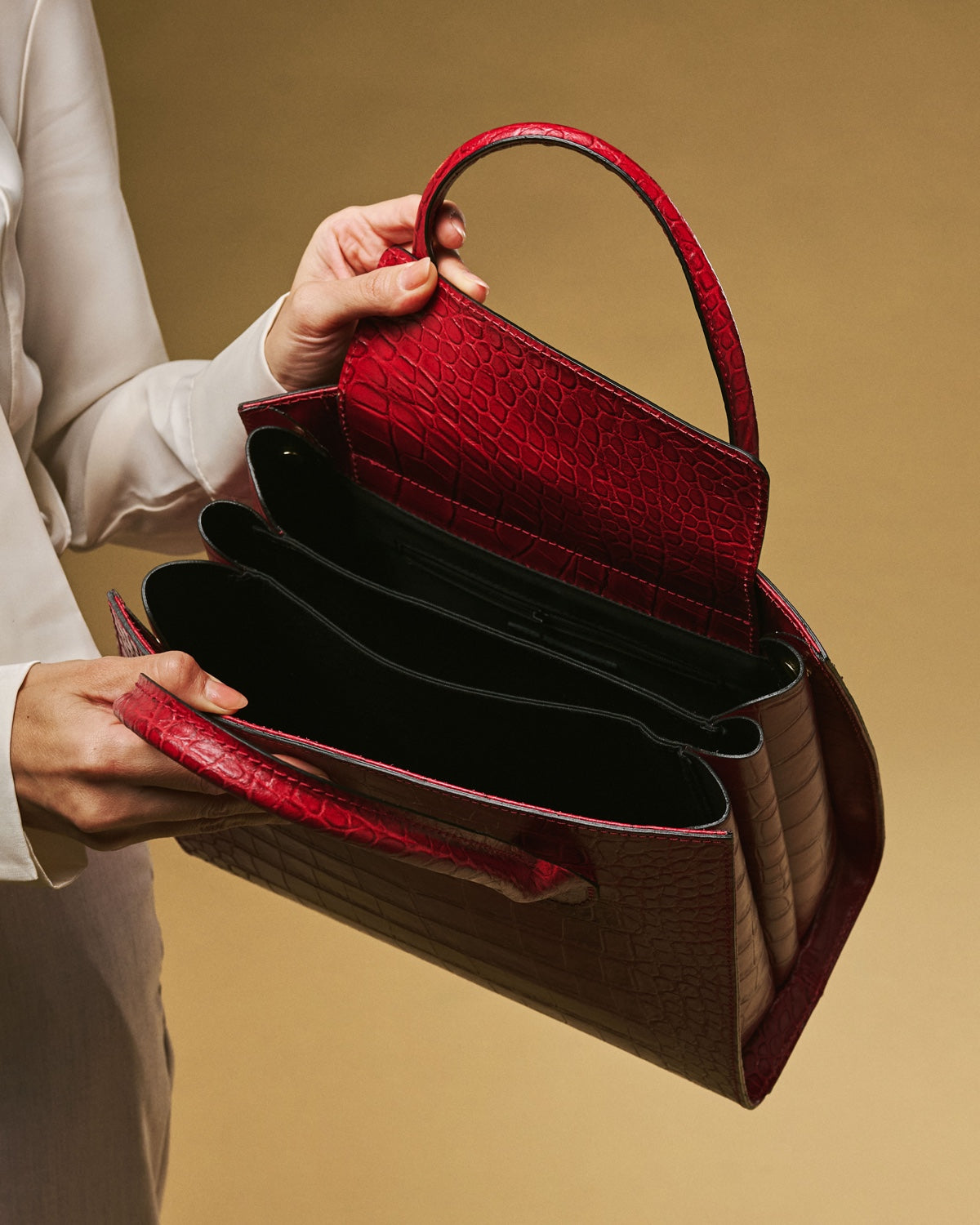 Patrizia (red) - Italian calf leather womens handbag (with shoulder strap) — photo 5 of 8