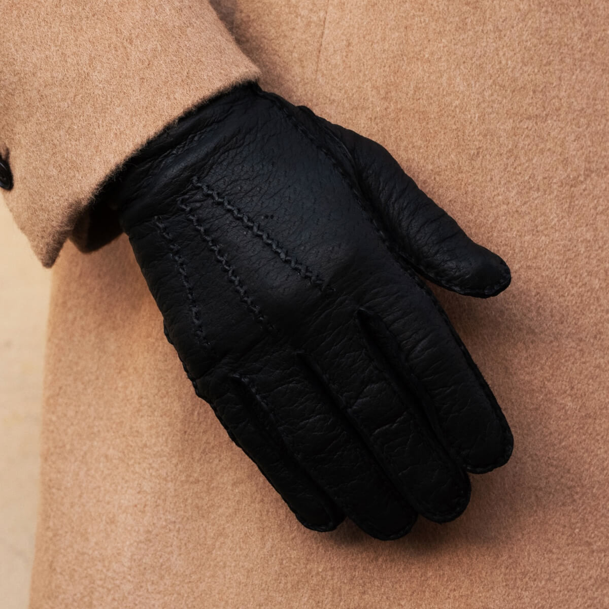 Antonio (black) – Luxurious Italian peccary leather gloves with cashmere lining — photo 9 of 10